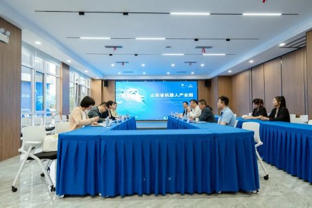 青西區(qū)民發(fā)局局長(zhǎng)來(lái)園區(qū)調(diào)研